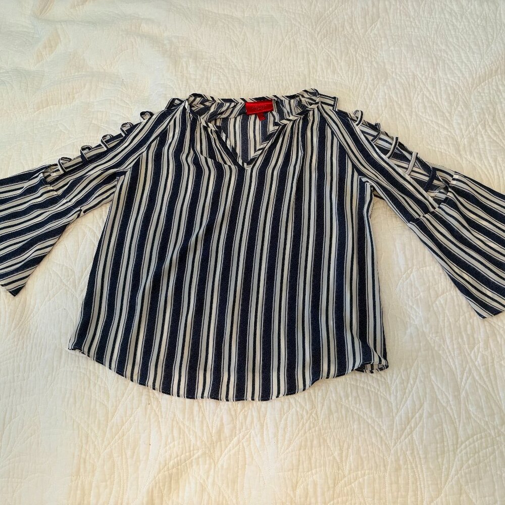Jennifer Lopez Blue and Whte Blouse Size M,  Cut-out long sleeves